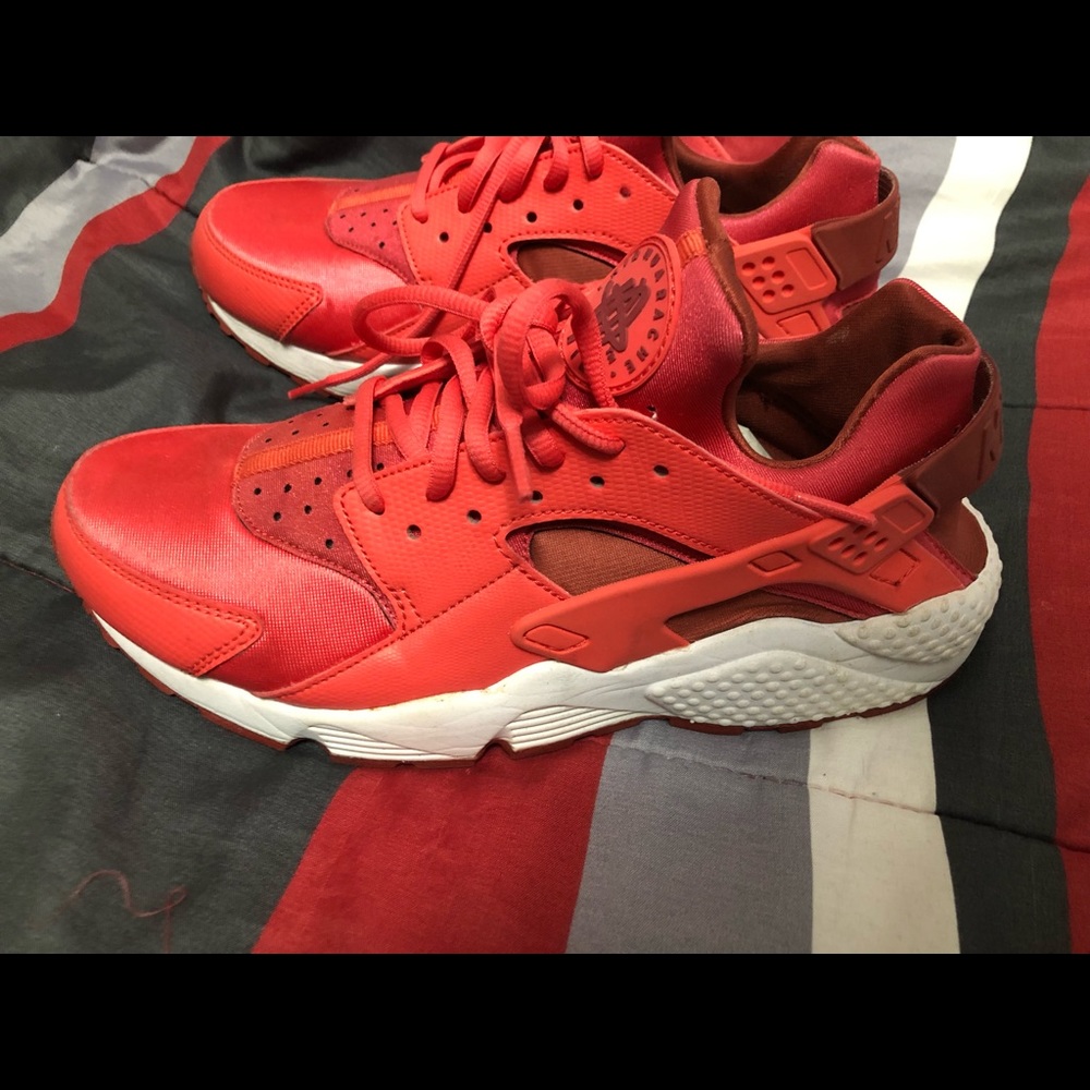 COPY - Nike Huraches tennis shoes - Picture 6 of 8
